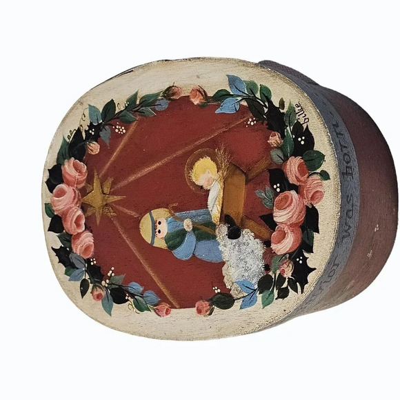 Hand Painted Artist Signed Oval Shaker Box Nativity Scene 6" x 4.75" - Picture 8 of 14